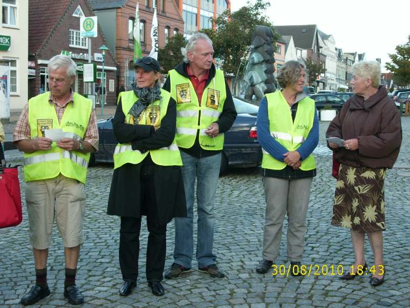 30.August 2010, 0007.JPG - Montagsdemo in Bredstedt -  Herbst 2010